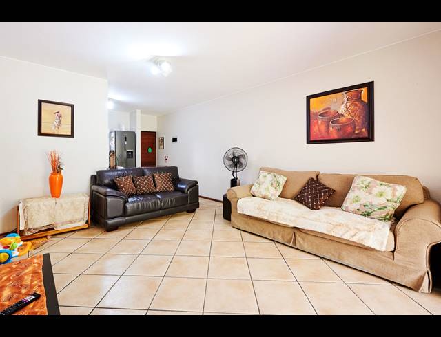2 BEDROOM APARTMENT SOLD IN SUNNINGHILL